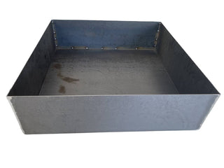 Firkantet vannspeil med 20 cm vanndybde.