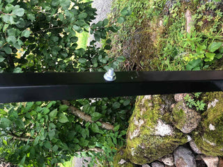 Monteringsskruer leveres med roseportalen