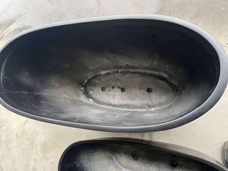 Skarvøy krukka har dreneringshull i bunnen.